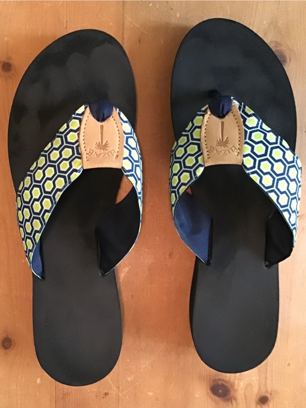 Like New, ELIZA B Blue & Green Geometric Ribbon Flip Flop Sandals, Fits Size 9